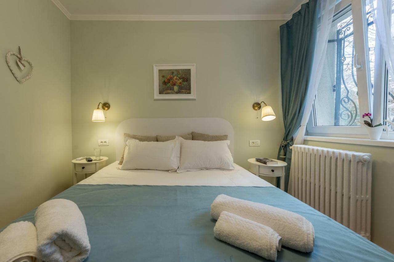Central Stylish & Cozy One Bedroom Apartment - Adela Accommodation - Ideal For Long Stays บูคาเรสต์ ภายนอก รูปภาพ
