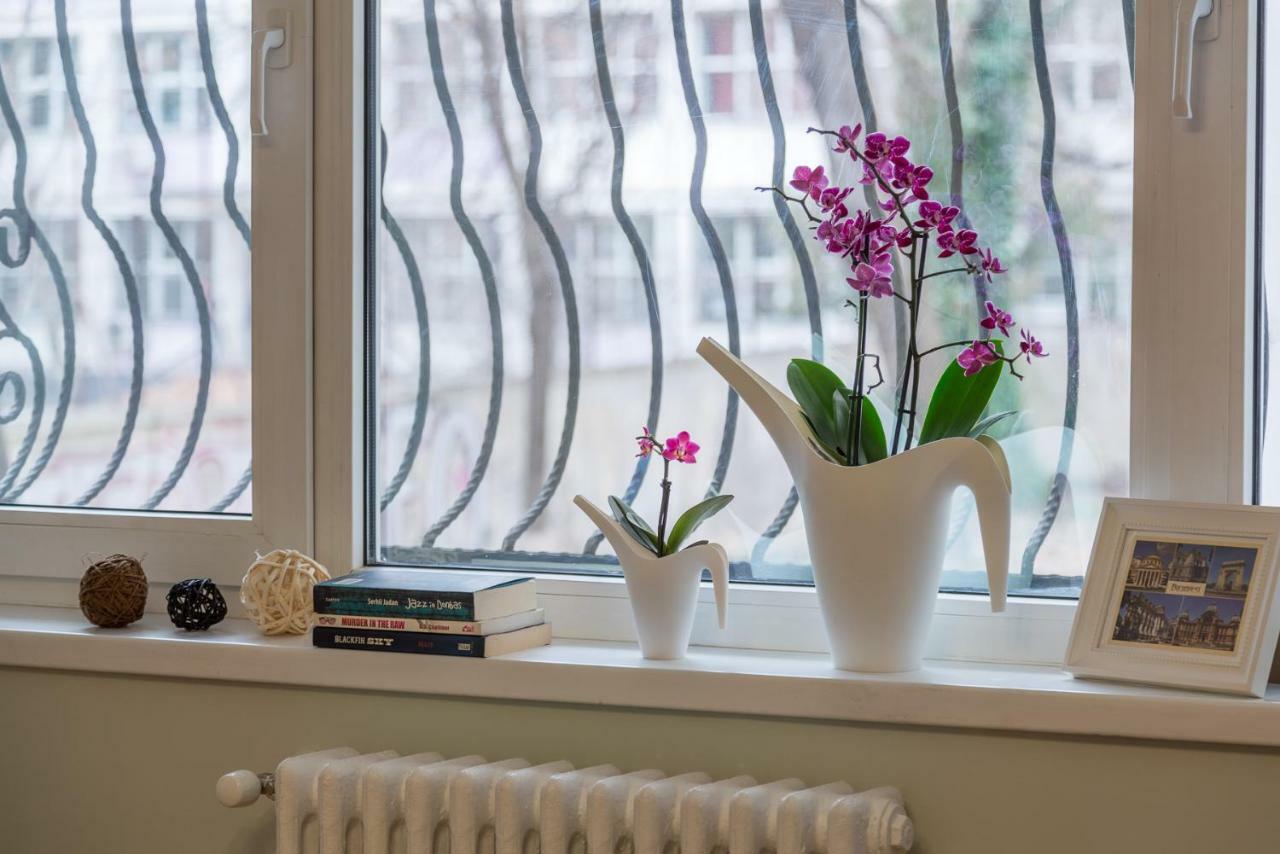 Central Stylish & Cozy One Bedroom Apartment - Adela Accommodation - Ideal For Long Stays บูคาเรสต์ ภายนอก รูปภาพ